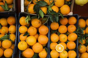 Oranges in crates, market stall, elevated view - GWF00584