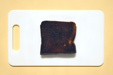 Verbranntes Toastbrot, Ansicht von oben - MUF00269