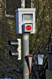 Traffic light and speed camera - MBF00809