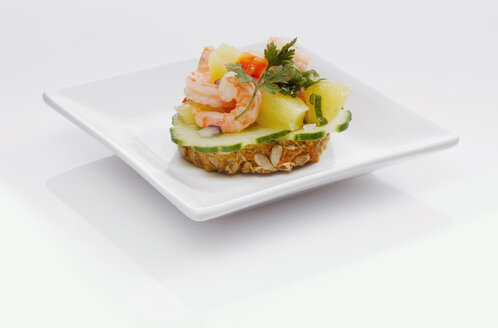 Sandwich with shrimps and pineapple - KMF01240