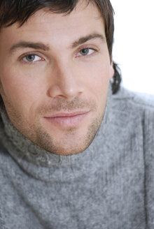 Portrait of a young man, close-up - VRF00060