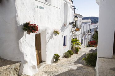 Spanien, Andalusien, Frigiliana, Gasse - GWF00631