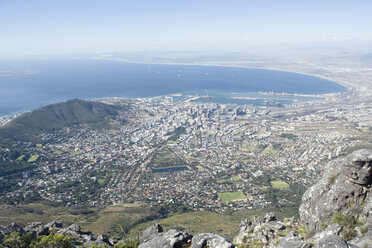 Südafrika, Kapstadt, Blick vom Tafelberg - ABF00407