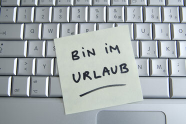 Klebezettel auf Laptop mit der Aufschrift 