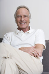 Senior man, smiling, portrait - WESTF08364