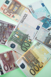 Euro-Banknoten, Ansicht von oben, Nahaufnahme - NLF00014