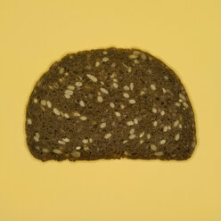 Scheibe Brot, Ansicht von oben - MUF00424