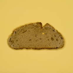 Slice of bread, elevated view - MUF00421