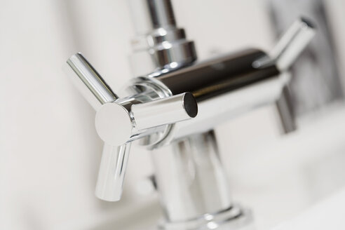 Water faucet, close-up - HKF00239