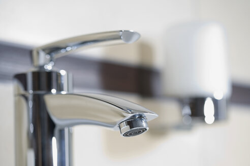 Water faucet, close-up - HKF00238