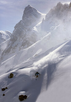 Austria, Axamer Lizum, Man skiing - MRF01083