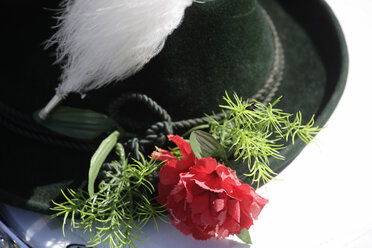 Germany, Bavaria, Penzberg, Traditional hat, close-up - TCF00846