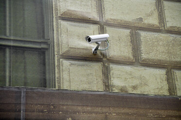 Sicherheitskamera am Gebäude - TCF00868