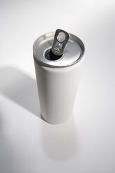 Aluminium can, close-up - JRF00040