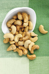 Cashews in Schale, Ansicht von oben - 09084CS-U