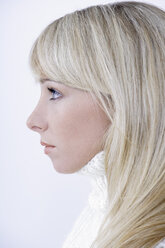 Young woman, portrait, side view - TCF00915