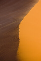 Afrika, Namibia, Namib-Wüste, Düne 45, Sandsturm - FOF00996