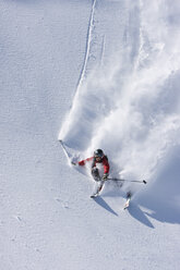 Austria, Tyrol, Zillertal, Gerlos, Freeride, Man skiing downhill - FFF00920