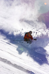 Austria, Tyrol, Stubaital, Man skiing downhill - FFF00908