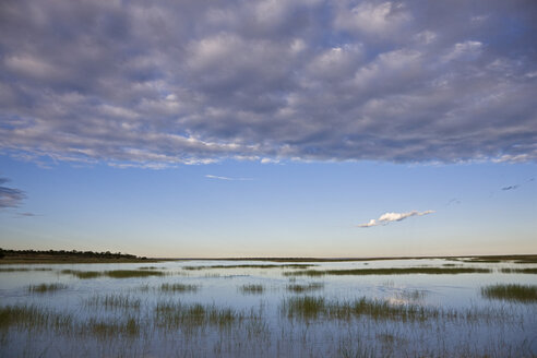 Afrika, Namibia, Etosha-Nationalpark, See und Wolken - FOF01127