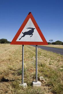 Afrika, Namibia, Warnschild für Wildtiere - FOF01119