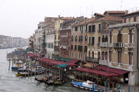 Italien, Venedig, Canal Grande, Blick von der Rialto-Brücke, lizenzfreies Stockfoto