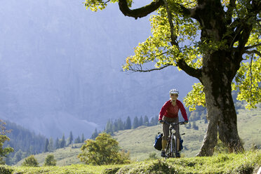 Österreich, Tirol, Ahornboden, Mountainbiken für Frauen - DSF00063