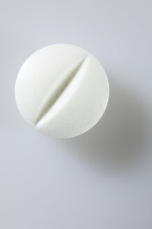 Weiße Pille, erhöhter Blick - THF00830
