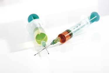 Medical syringes, close-up - 09259CS-U