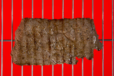 Gegrilltes Steak auf dem Grill, Blick von oben - THF00900