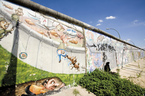 Deutschland, Berlin, Mauer mit Graffiti - 09331CS-U