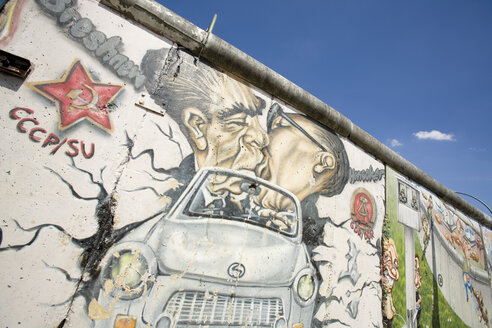Deutschland, Berlin, Mauer mit Graffiti - 09330CS-U