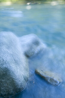 Stones in river, full frame, close-up - SMF00382