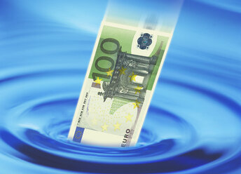 Euro-Banknote fällt ins Wasser - IGOF00011