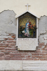 Italy, Venice, Statue of Mary on the wall of a building - AWDF00193