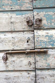 Italy, Venice, Vintage wooden door with interlock, close up - AWDF00191