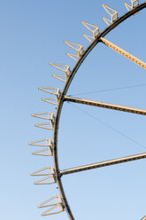 Germany, Hamburg, building the ferris wheel, close-up - AWDF00145