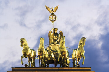 Deutschland, Berlin, Brandenburger Tor, Quadriga - 09403CS-U