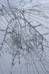 Broken window pane, close up - PMF00609