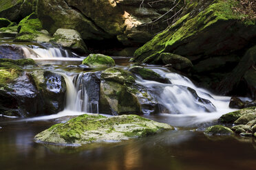 Deutschland, Bayerischer Wald, Steinklamm, Wasserfall - FOF01151