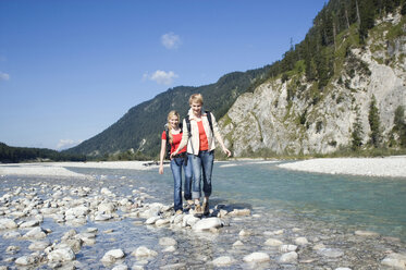 Germany, Bavaria, Tölzer Land, Girlfriends hiking - WESTF09908