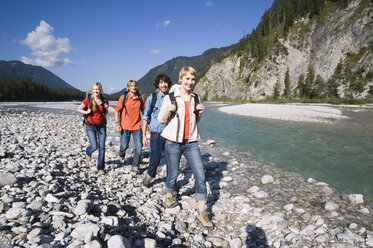 Germany, Bavaria, Tölzer Land, Hikers - WESTF09904