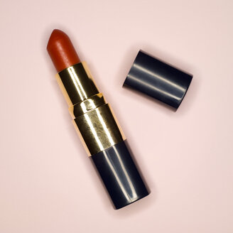 Lipstick, elevated view - MUF00698