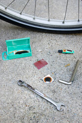 Bicycle repair kit and bicycle, elevated view - MUF00685