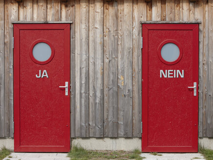 Two red doors, close-up - THF01000