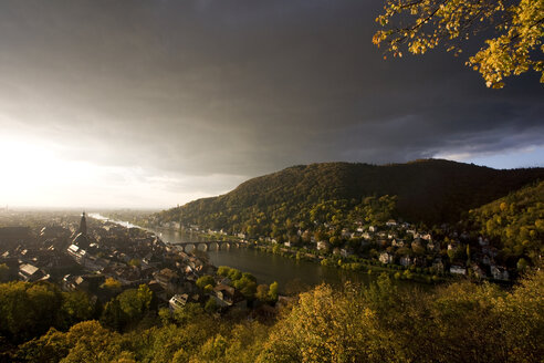 Germany, Baden-Württemberg, View over Town with Necker river and thunderclouds - WDF00400