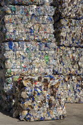 Mülldeponie, Stapel von Kunststoffabfällen - WDF00383