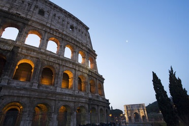 Italien, Rom, Kolosseum bei Nacht - GWF00918