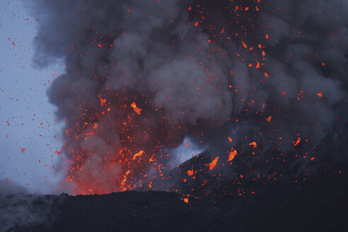 Indonesien, Anak Krakatau, Vulkanausbruch - RM00349