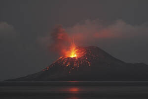 Indonesien, Anak Krakatau, Vulkanausbruch - RM00345